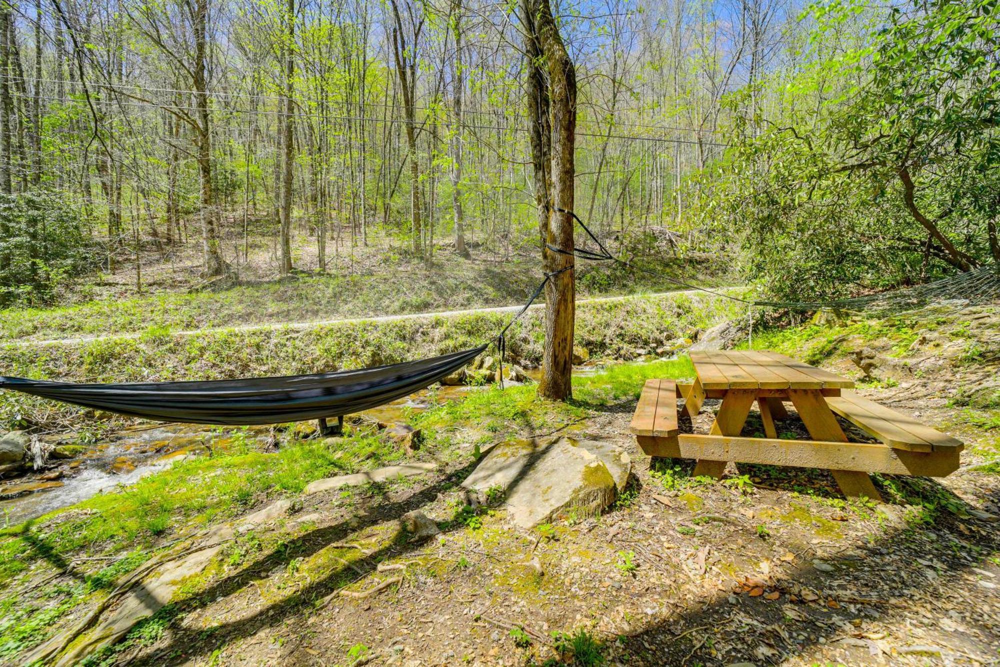 Vila Creekside Whittier Cabin With Fire Pit Near Hiking! Exteriér fotografie