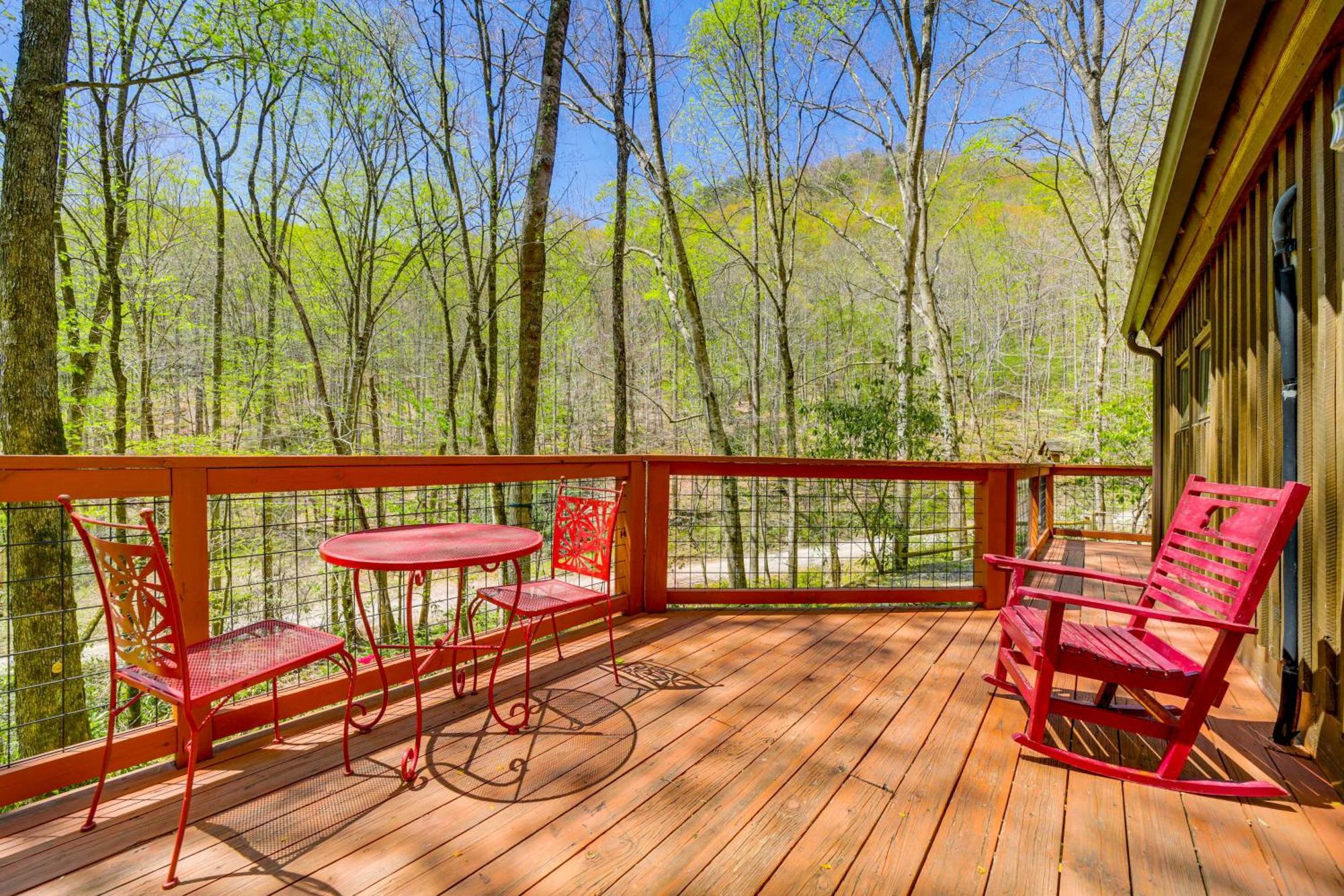 Vila Creekside Whittier Cabin With Fire Pit Near Hiking! Exteriér fotografie