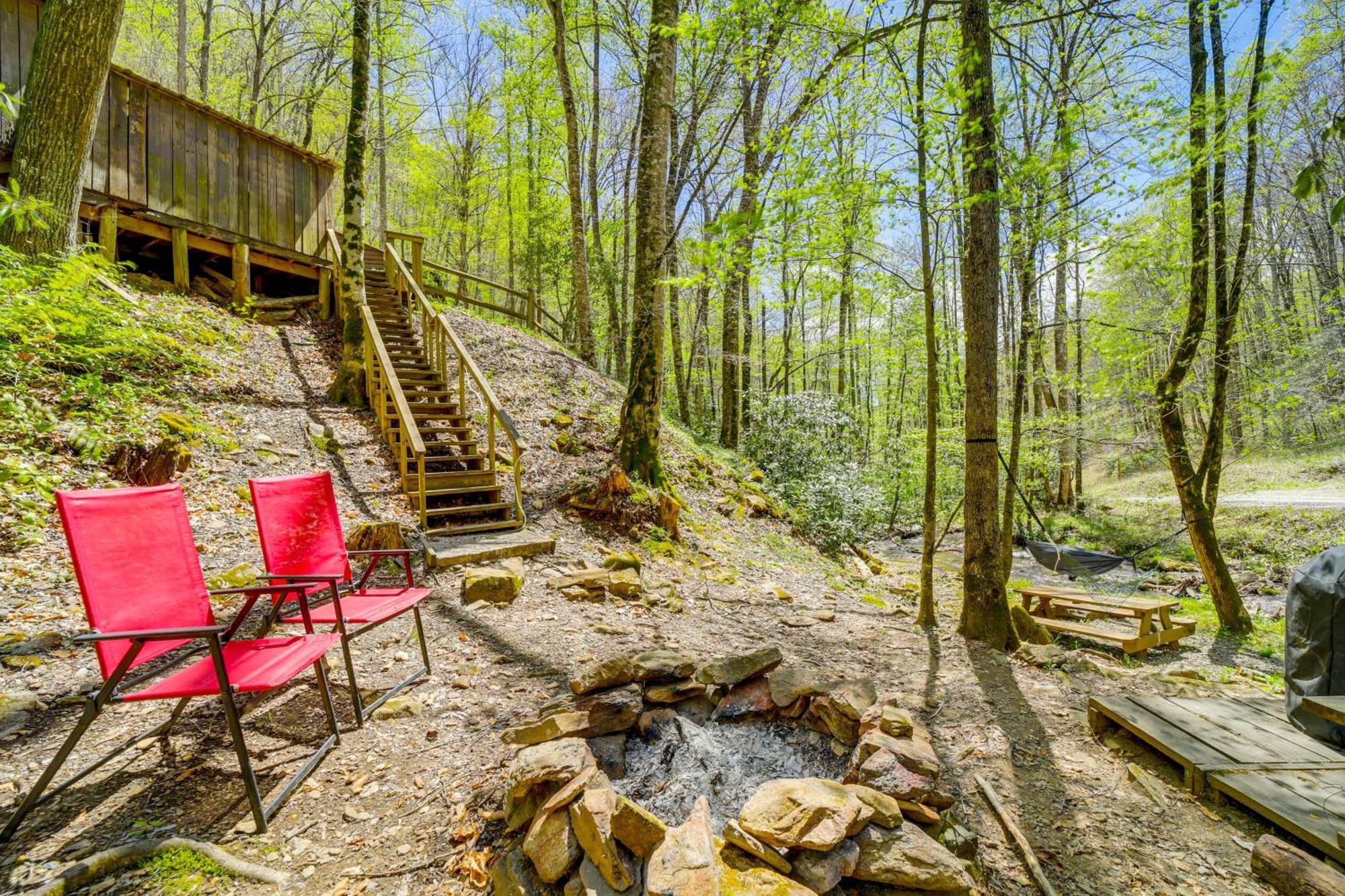 Vila Creekside Whittier Cabin With Fire Pit Near Hiking! Exteriér fotografie